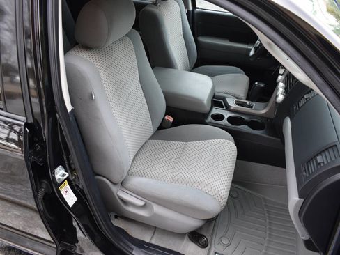 Used 2010 Toyota Tundra Grade 4x2 4dr CrewMax Cab Pick image 21