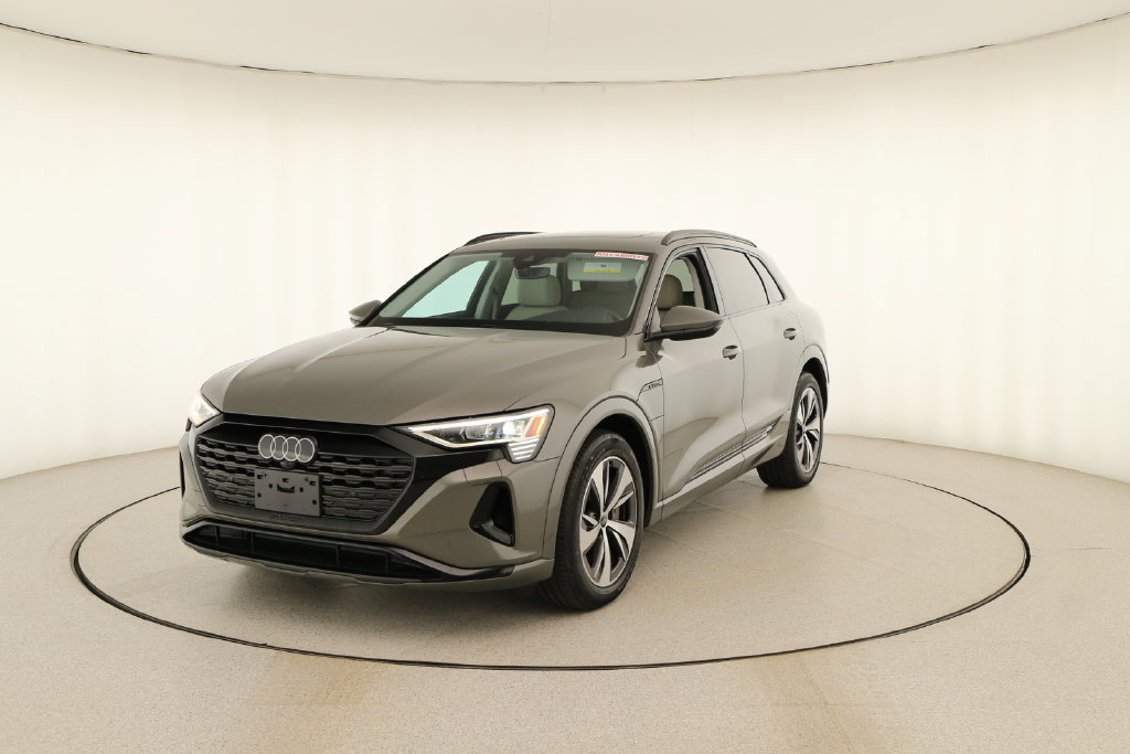 Certified 2024 Audi Q8 e-tron Premium AWD/4WD image 12