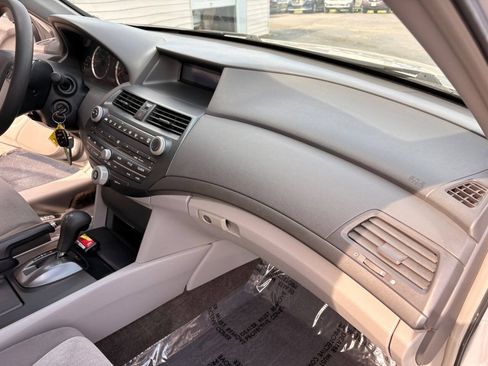 Used 2009 Honda Accord LX image 18