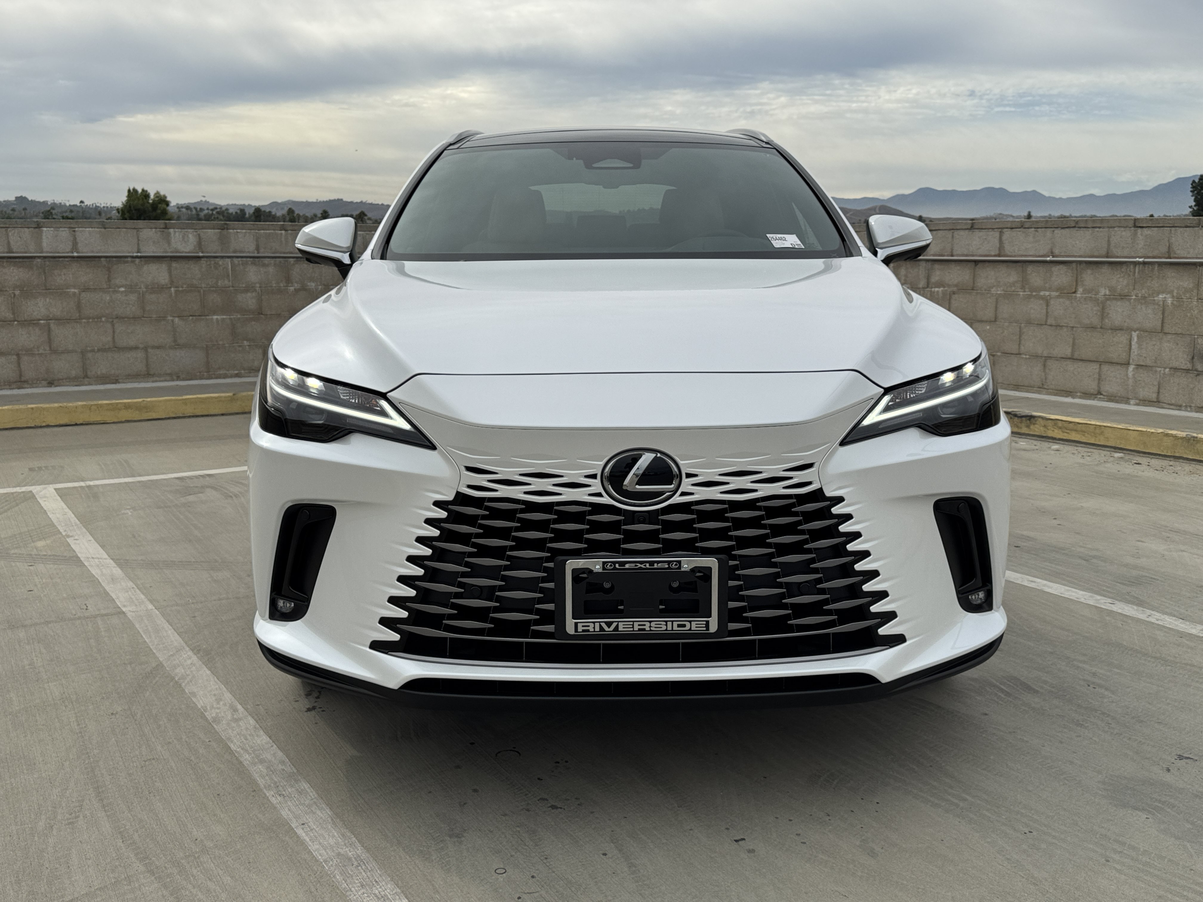 New 2026 Lexus RX 350h AWD/4WD image 3