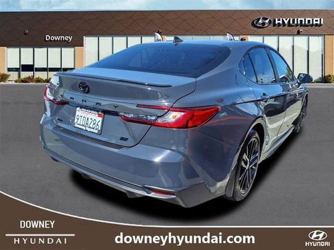Used 2025 Toyota Camry SE w/ Convenience Package image 3