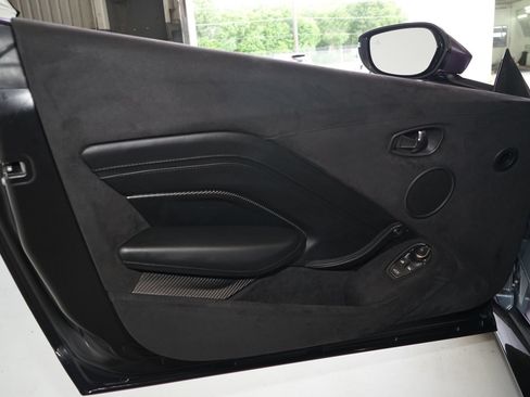 Used 2019 Aston Martin V8 Vantage Coupe RWD image 19