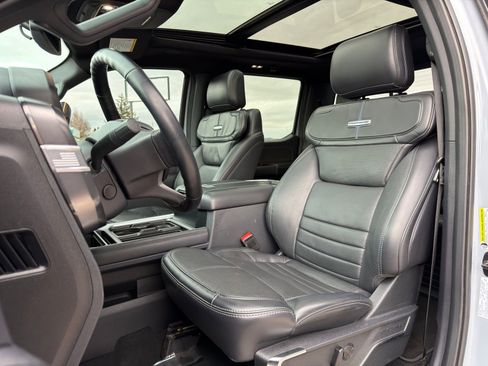 Used 2025 Ford F350 Platinum image 14