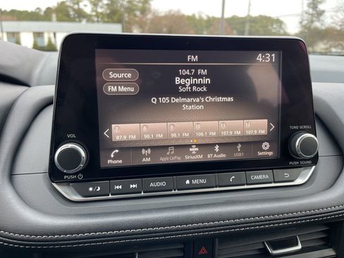 Used 2024 Nissan Rogue SV image 10