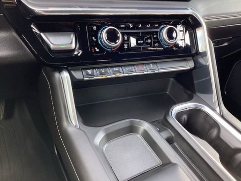 Used 2024 GMC Sierra 3500 Denali Ultimate image 21