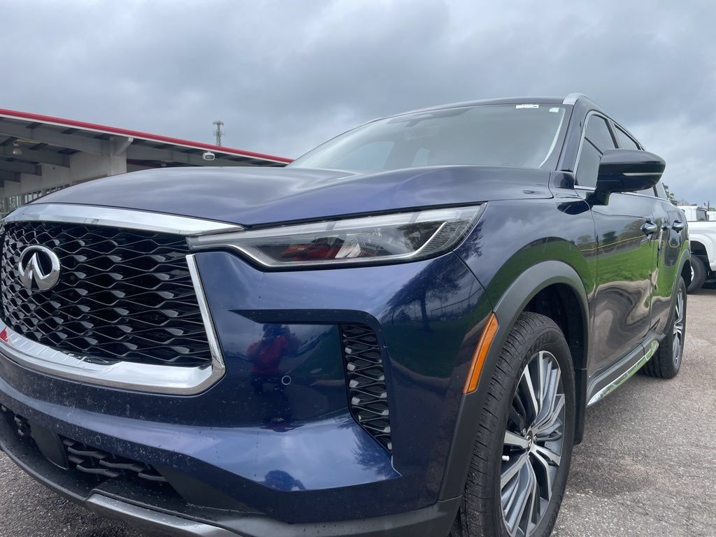 Used 2023 INFINITI QX60 Sensory w/ Cargo Package FWD image 12