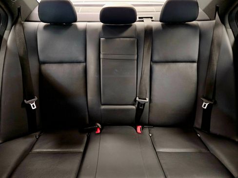 Used 2010 Mercedes-Benz C 300 4MATIC Sedan image 32