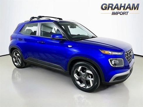 Used 2023 Hyundai Venue Limited FWD image 1