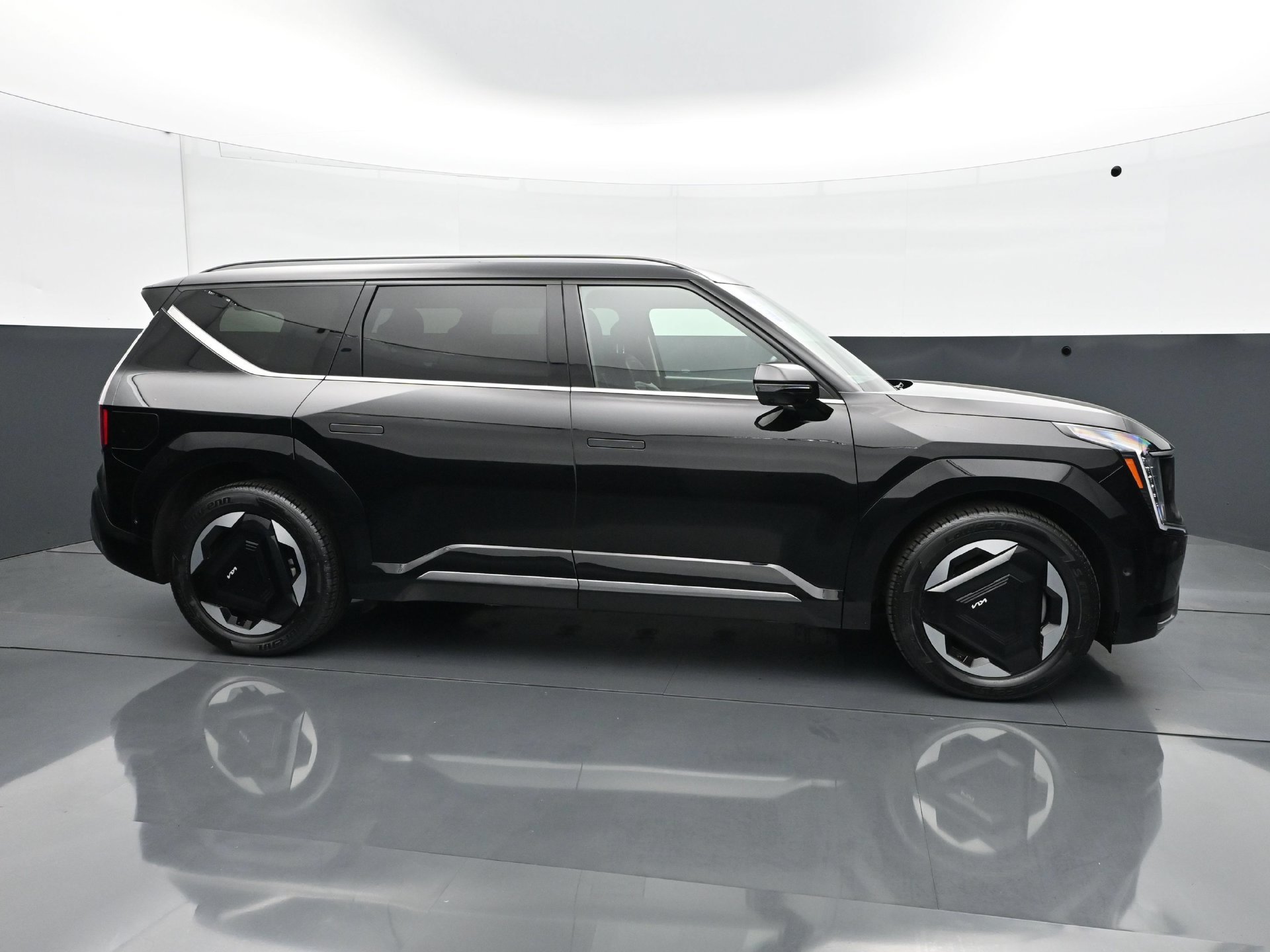 Used 2024 Kia EV9 Land AWD/4WD image 8