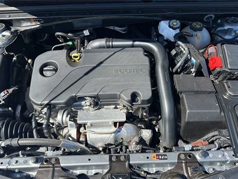 Used 2024 Chevrolet Malibu LT image 39