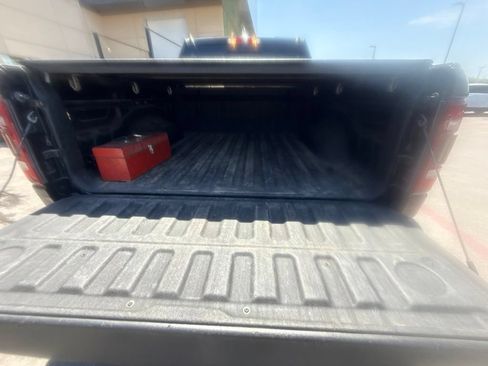 Used 2019 RAM 1500 Laramie RWD image 9