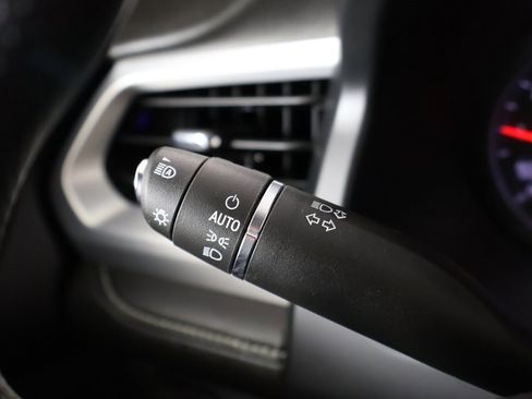 Used 2023 GMC Acadia SLE w/ Driver Convenience Package image 43