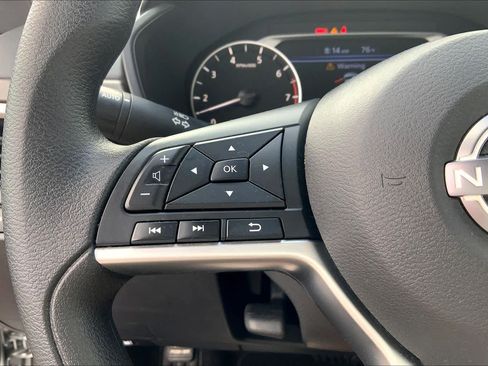 Used 2025 Nissan Altima 2.5 SV FWD image 24