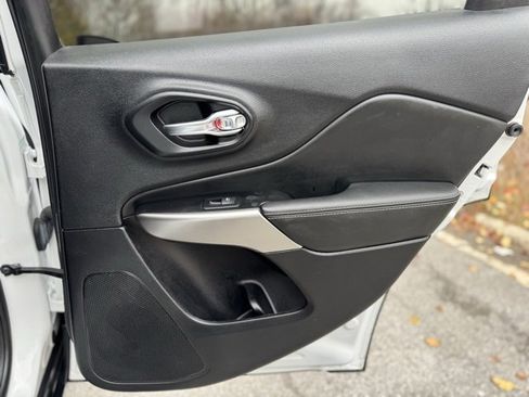 Used 2021 Jeep Cherokee Latitude Lux 80th Anniv w/ Quick Order Package 26U 80TH image 15