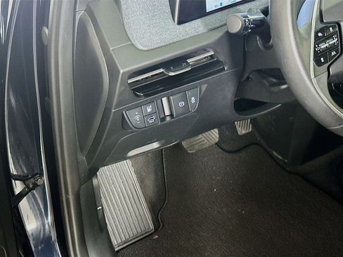 Used 2024 Kia EV6 Wind RWD image 17
