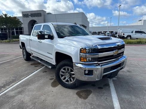 Used 2019 Chevrolet Silverado 2500 LTZ w/ Duramax Plus Package AWD/4WD image 4