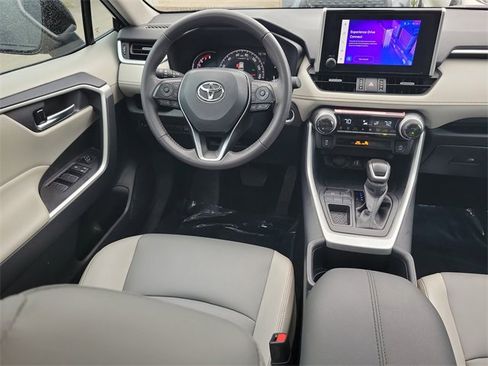Used 2025 Toyota RAV4 XLE Premium image 8