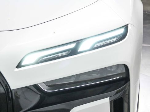 Certified 2023 BMW 740i w/ Parking Assistance Package image 10