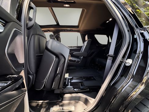 Used 2025 Cadillac Escalade Sport w/ Touring Package AWD/4WD image 21