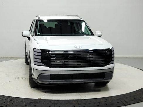 Used 2026 Hyundai Palisade SEL FWD image 3