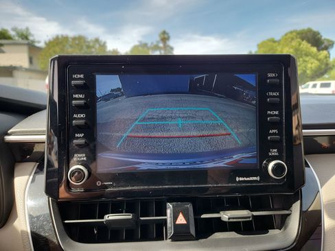 Used 2022 Toyota Corolla LE FWD image 22