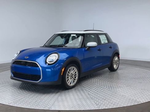 New 2026 MINI Cooper 4-Door Hardtop image 4