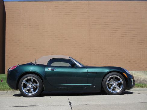 Used 2008 Saturn Sky w/ Premium Trim Package RWD image 31