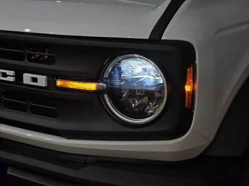 New 2025 Ford Bronco 4-Door image 11