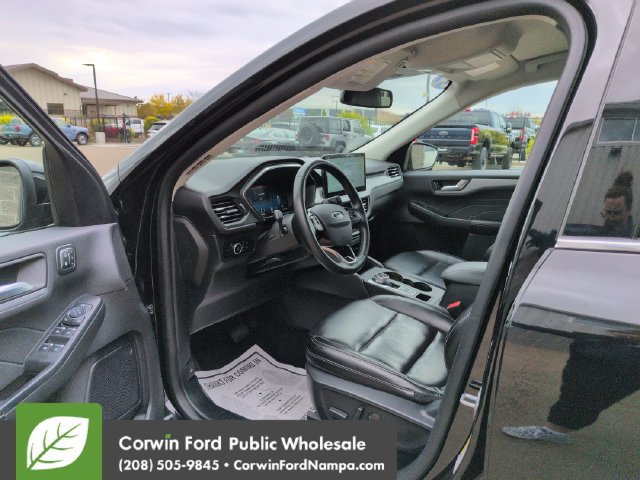 Used 2024 Ford Escape Platinum AWD/4WD image 9