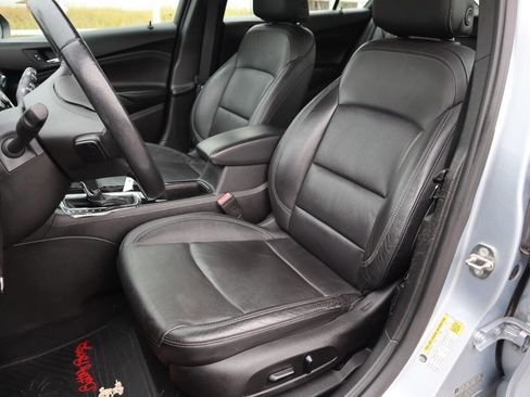 Used 2018 Chevrolet Cruze LT w/ Leather Package image 3