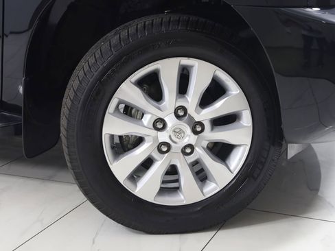 Used 2020 Toyota Sequoia Platinum AWD/4WD image 18