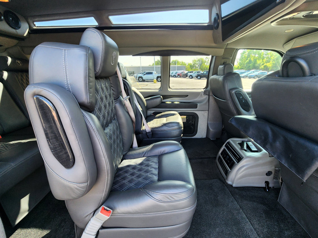 Used 2022 GMC Savana 2500 w/ Enhanced Convenience Package RWD image 50