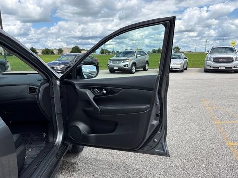 Used 2018 Nissan Rogue SL FWD image 16