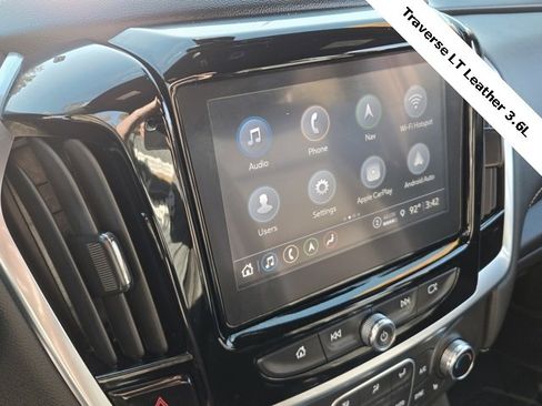 Used 2022 Chevrolet Traverse LT w/ LT Premium Package image 25