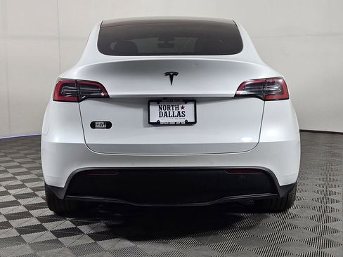Used 2022 Tesla Model Y Long Range AWD/4WD image 4