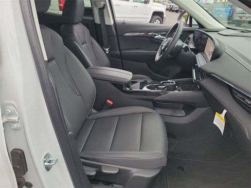 Used 2025 Buick Envision Preferred image 28