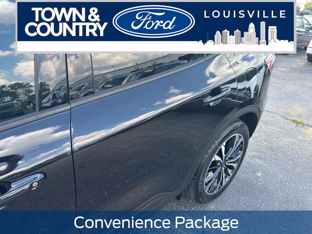 Used 2021 Ford Escape SE w/ SE Sport Appearance Package FWD image 9