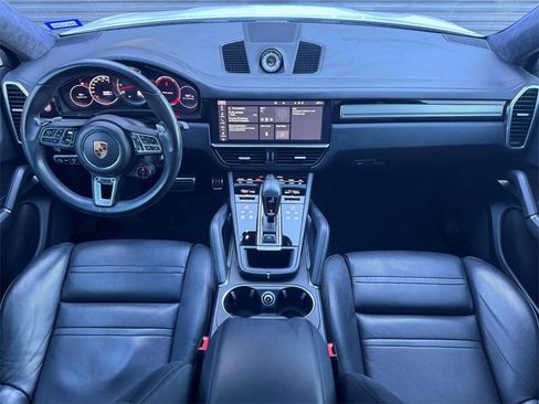 Used 2020 Porsche Cayenne Turbo image 18
