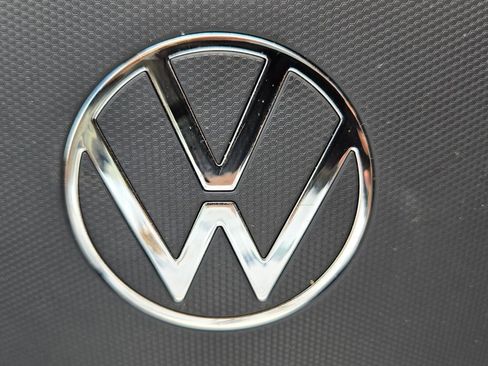 Certified 2024 Volkswagen Atlas SEL Premium R-Line image 31