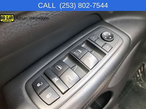 Used 2020 Jeep Grand Cherokee Laredo AWD/4WD image 26