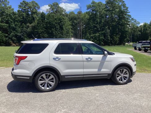 Used 2018 Ford Explorer Limited FWD image 3