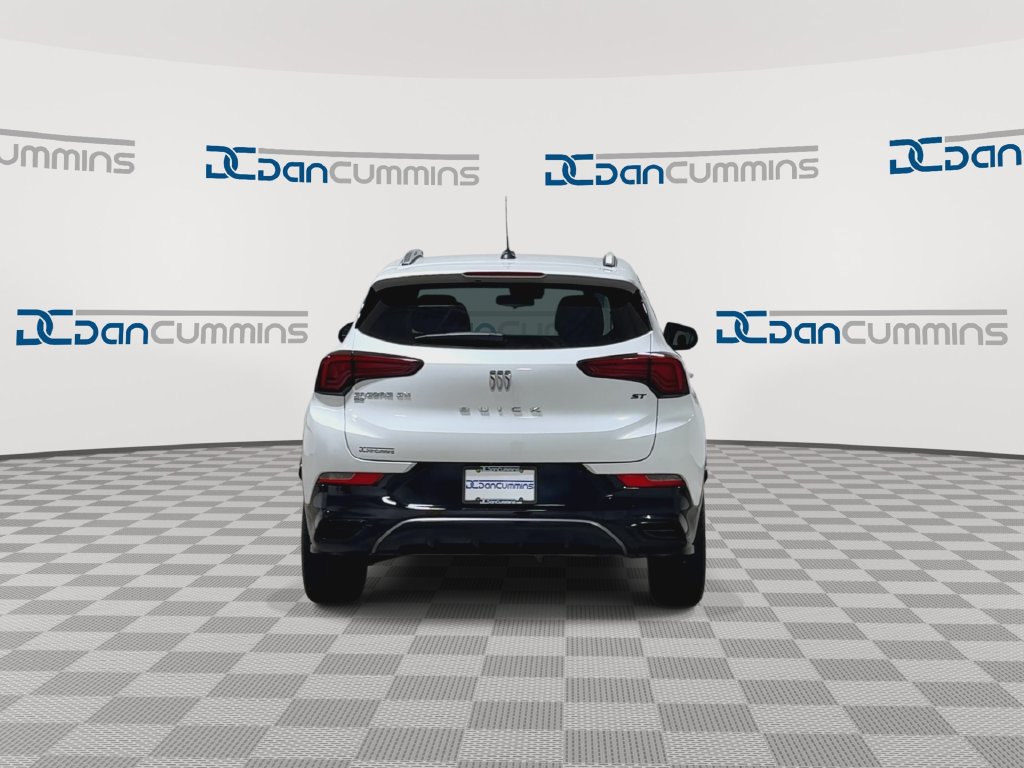 Used 2024 Buick Encore GX Sport Touring AWD/4WD image 7