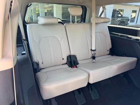 Used 2023 Ford Expedition Max Platinum AWD/4WD image 13