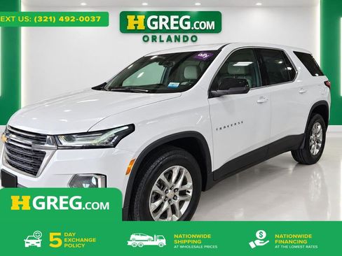 Used 2022 Chevrolet Traverse LS FWD image 1