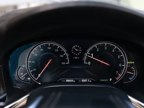 Used 2018 BMW 740i image 35