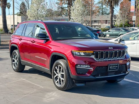Used 2024 Jeep Grand Cherokee Limited w/ Luxury Tech Group II image 5