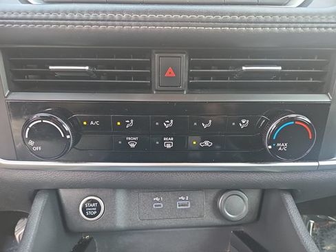 Used 2023 Nissan Rogue S AWD/4WD image 25