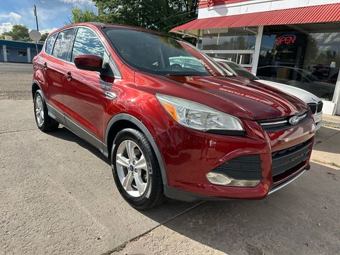 Used 2016 Ford Escape SE image 3