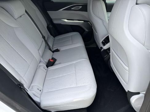 Used 2024 Cadillac Lyriq Luxury RWD image 15