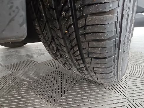 Used 2025 Honda Pilot EX-L image 47